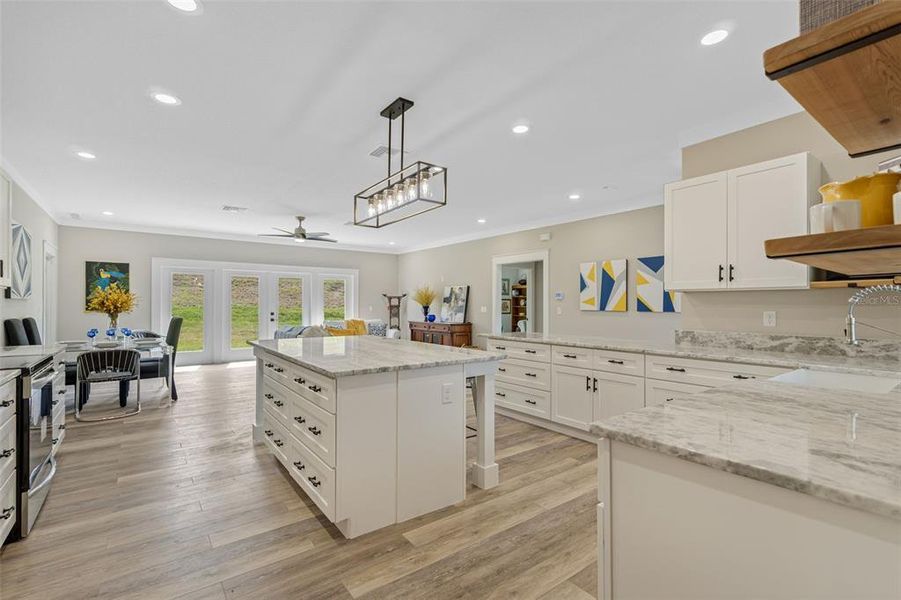 Furnished interior view inside a new home in , Umatilla (Image 14).