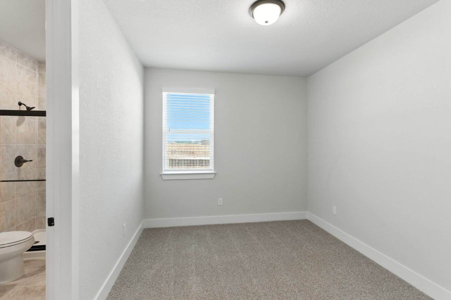 Spacious, unfurnished interior of a new home in Alsatian Oaks, Castroville (Image 21).