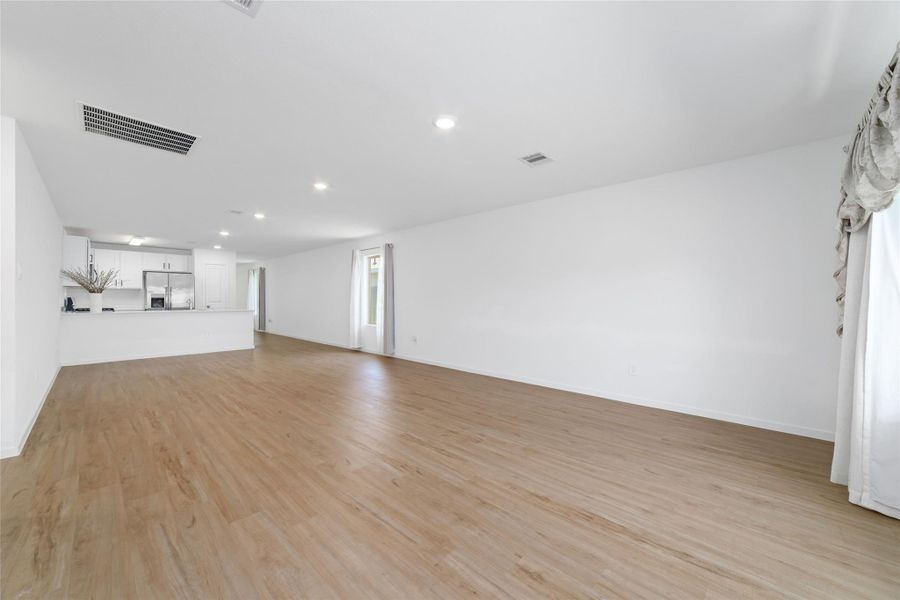 Spacious, unfurnished interior of a new home in Becker Landing, Hockley (Image 19).