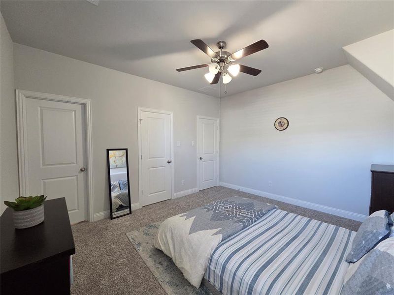 Furnished interior view inside a new home in , Wylie (Image 7).