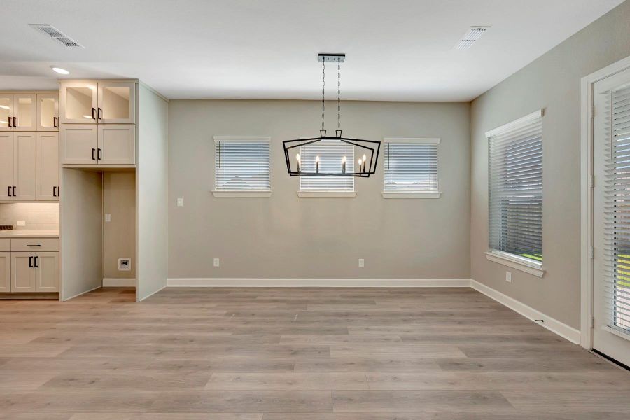 Spacious, unfurnished interior of a new home in Riceland - Summit Collection, Mont Belvieu (Image 17).