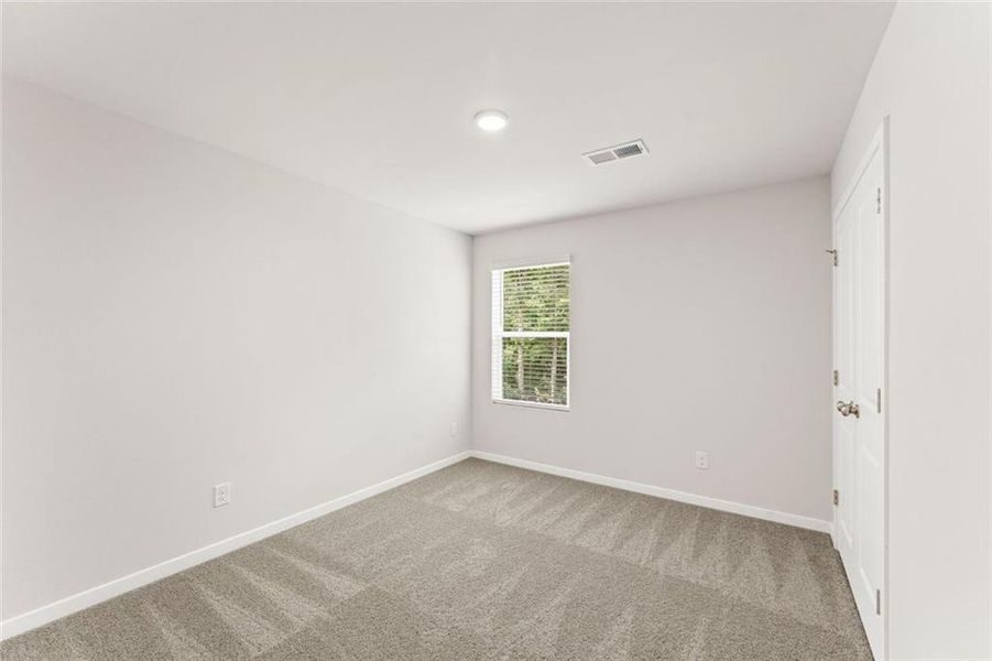 Spacious, unfurnished interior of a new home in Sherwood Square, Flowery Branch (Image 16).