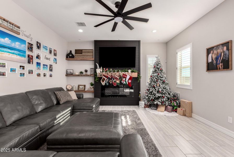 11 - Mariposa Grande 14045