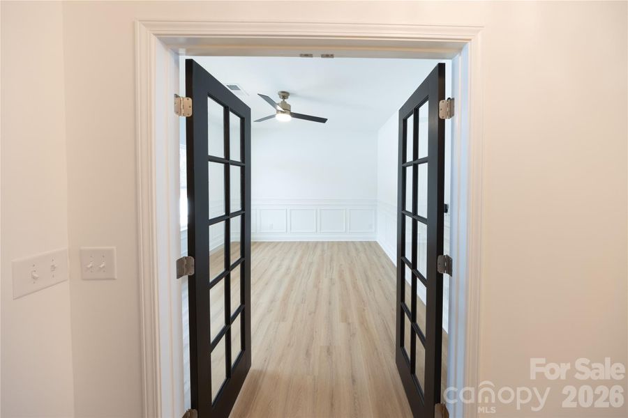 Spacious, unfurnished interior of a new home in , Salisbury (Image 27).