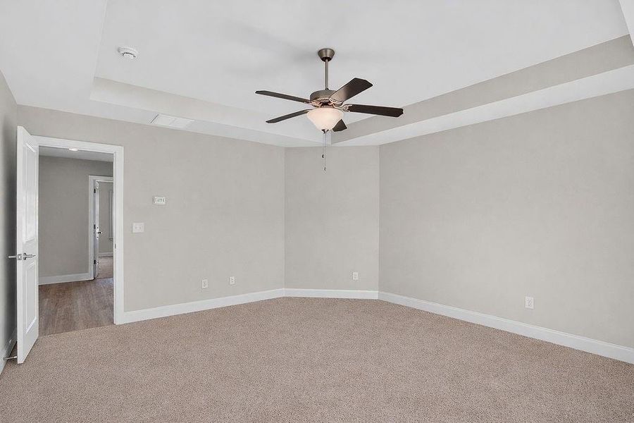 Spacious, unfurnished interior of a new home in , Homer (Image 27).