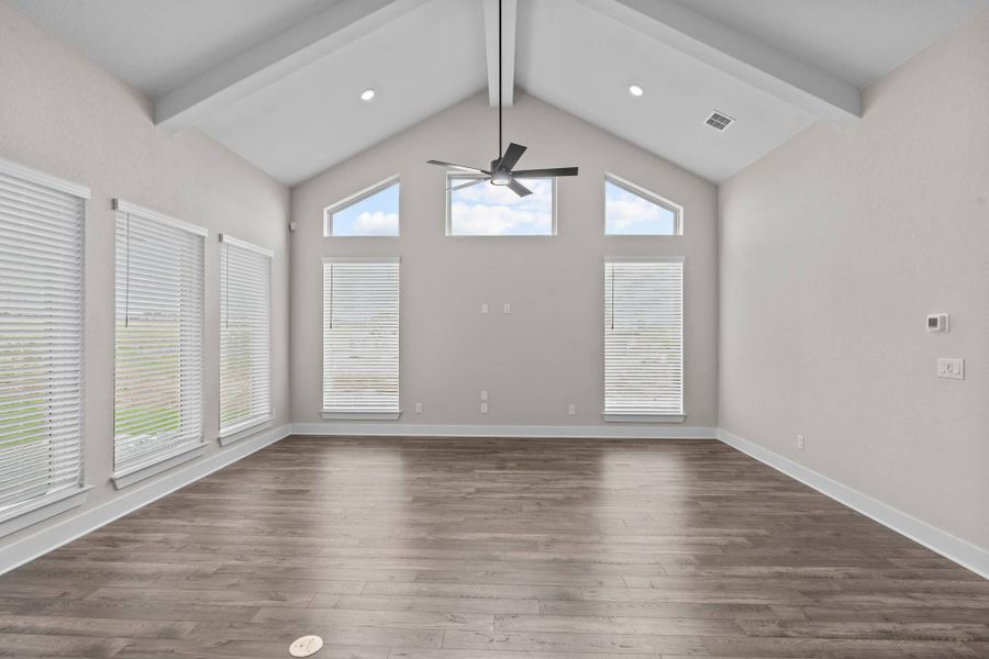 Spacious, unfurnished interior of a new home in Sienna Lakes, San Antonio (Image 23).