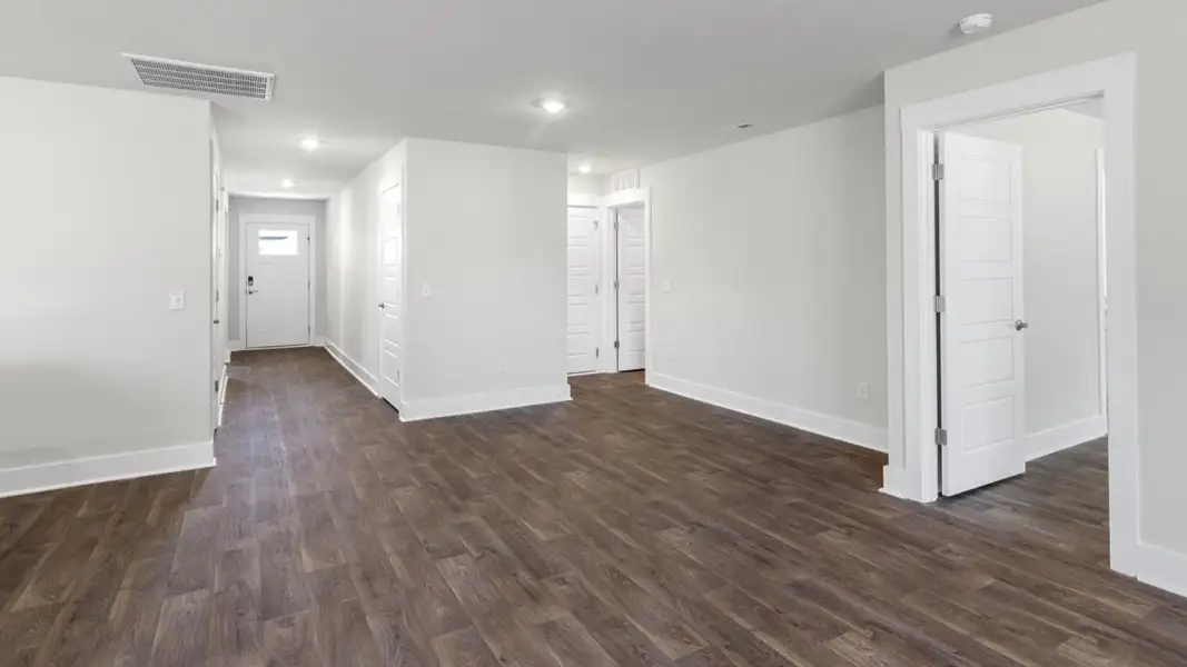 Spacious, unfurnished interior of a new home in Mariners Reach, Bolivia (Image 13). Spacious, unfurnished interior of a new home in Mariners Reach, Bolivia (Image 13).