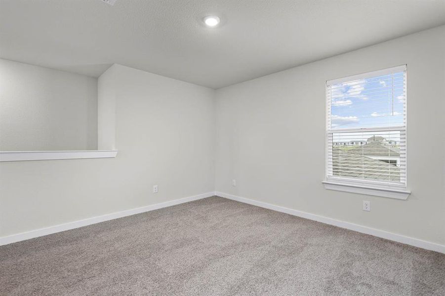 Spacious, unfurnished interior of a new home in Sherman Heights, Sherman (Image 5).