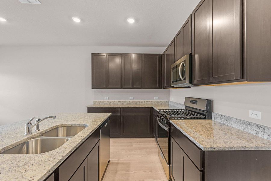 Beautiful finishes in Light & Bright Kitchen Beautiful finishes in Light & Bright Kitchen