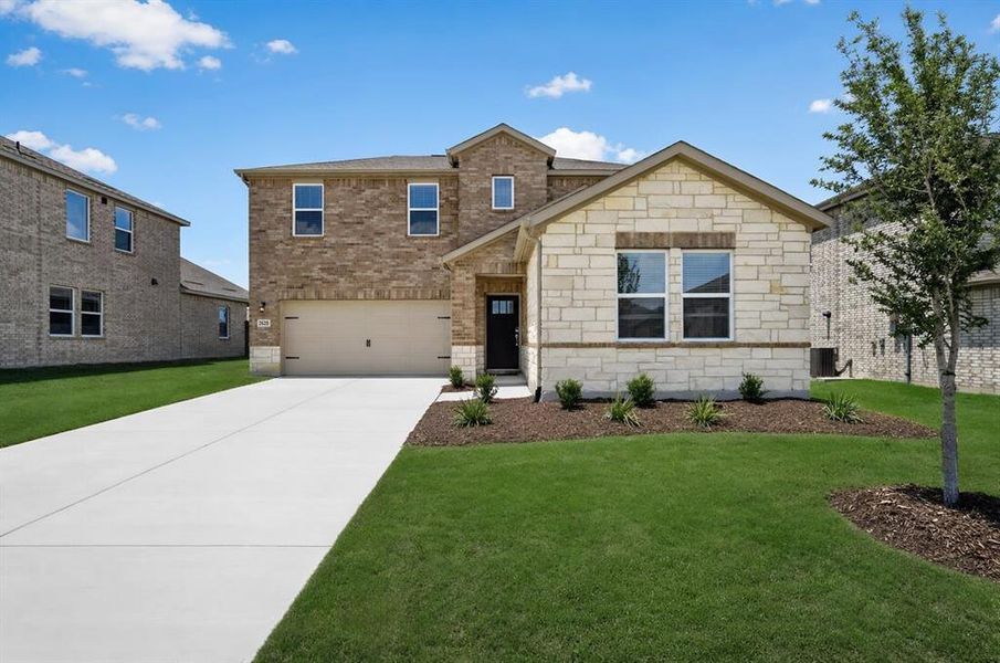 2620 Glacier Road ~ Ready Now!