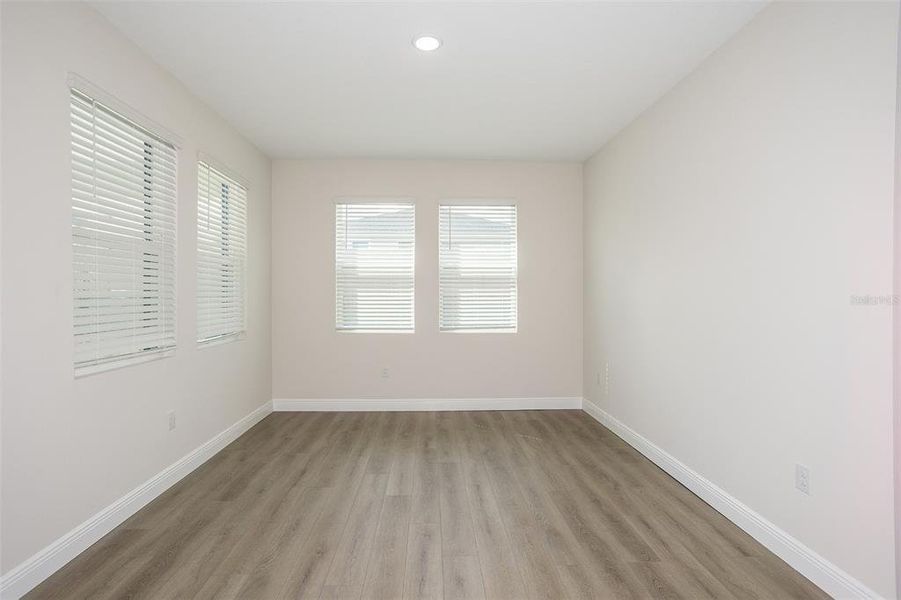 Spacious, unfurnished interior of a new home in Pasadena Woods, Dade City (Image 21).