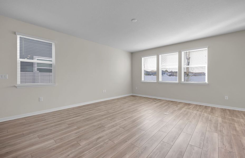 Representative unfurnished interior of a home built from the Morris by Pulte Homes in Murray Farms, Middleburg (Image 36).