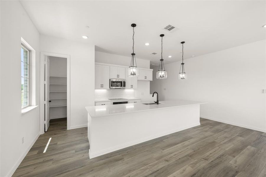 13_632 Big Bend- Kitchen-Great Room-3 13_632 Big Bend- Kitchen-Great Room-3