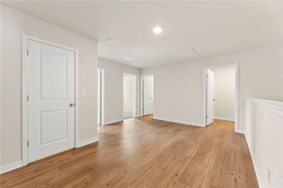 Spacious, unfurnished interior of a new home in Sherwood Square, Flowery Branch (Image 19).
