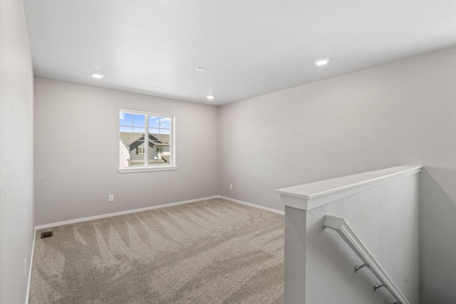 Spacious, unfurnished interior of a new home in Wolf Creek Run West, Strasburg (Image 17).