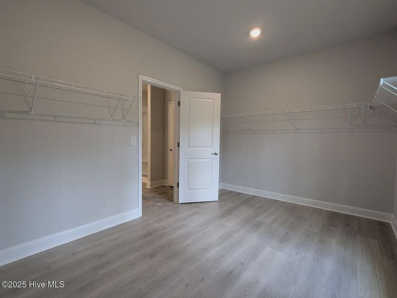 Spacious, unfurnished interior of a new home in Harvest Creek, Nashville (Image 19).