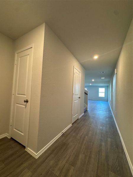 Spacious, unfurnished interior of a new home in Santa Fe, Cleveland (Image 19). Spacious, unfurnished interior of a new home in Santa Fe, Cleveland (Image 19).