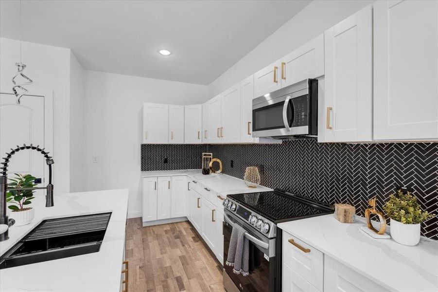 Furnished interior view inside a new home in , Sherman (Image 6).