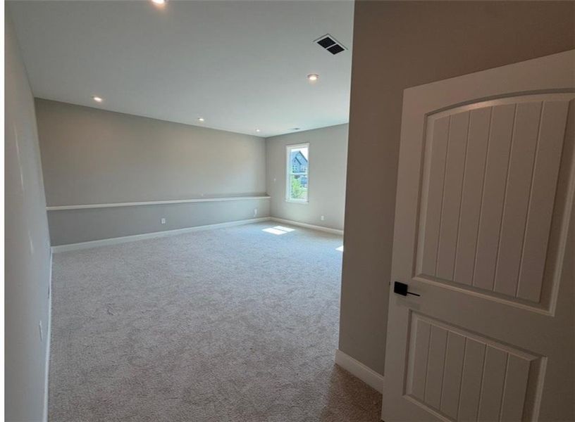 Spacious, unfurnished interior of a new home in Twin Lakes, Hoschton (Image 3).
