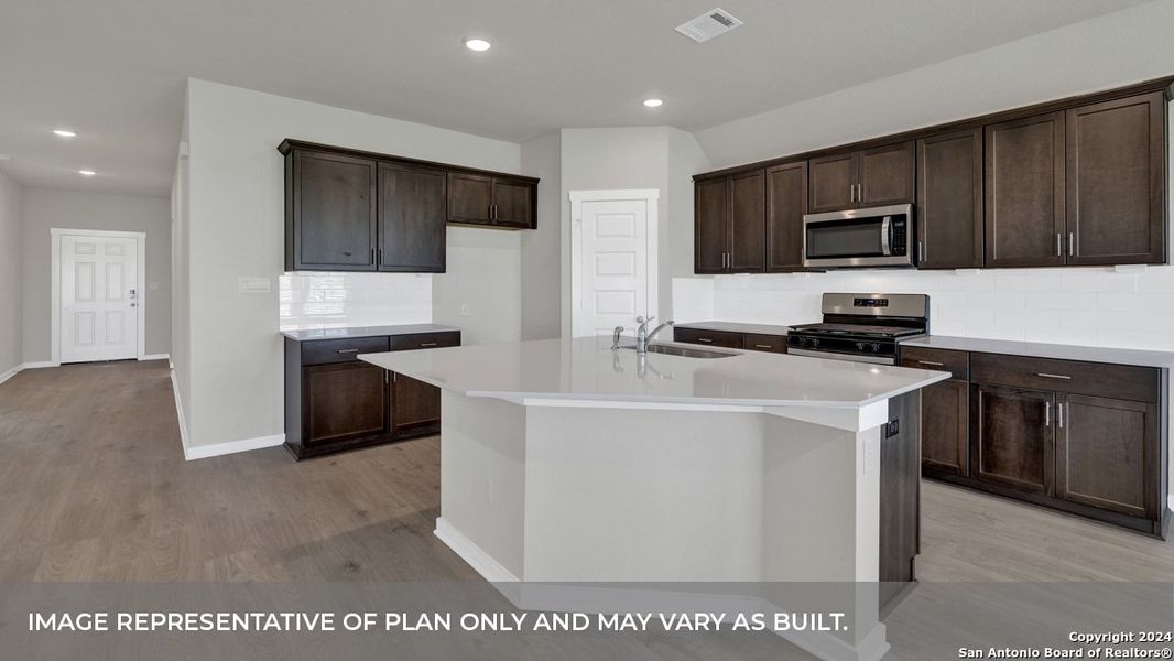 Furnished interior view inside a new home in Sonoma Oaks, Fredericksburg (Image 7).