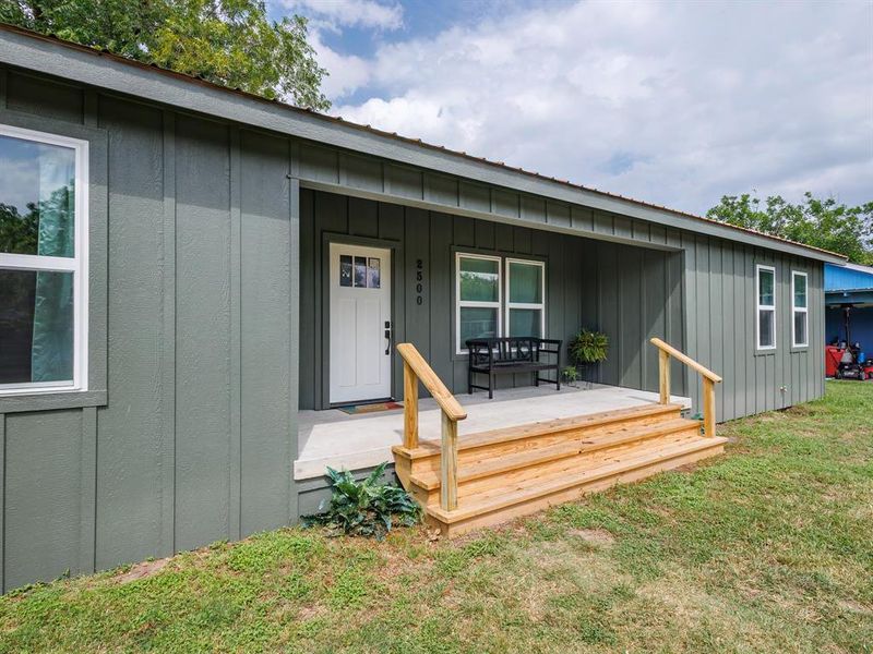 Exterior details and patio area of a home in , Brownwood (Image 19).