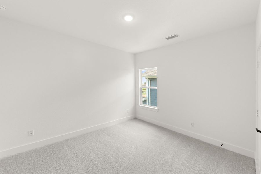 Spacious, unfurnished interior of a new home in Painted Tree, McKinney (Image 13).