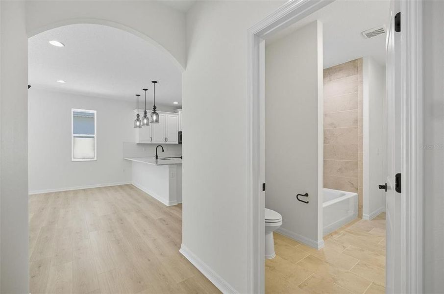 Spacious, unfurnished interior of a new home in Matanzas Cove, Palm Coast (Image 27).