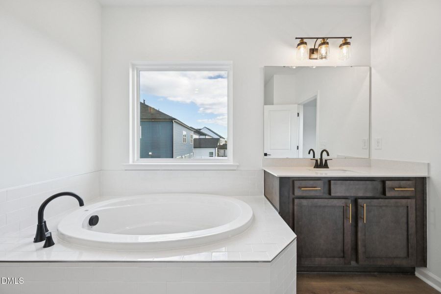 39-web-or-mls-N Stonemill Trl-S1212-039