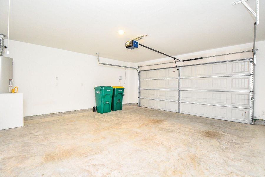 Spacious, unfurnished interior of a new home in Tavola: Cottage Collection, New Caney (Image 30).