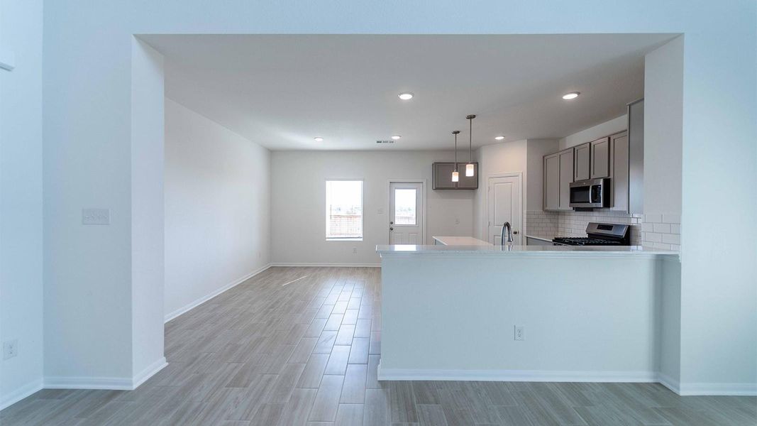 Spacious, unfurnished interior of a new home in Briarwood, Elgin (Image 10).
