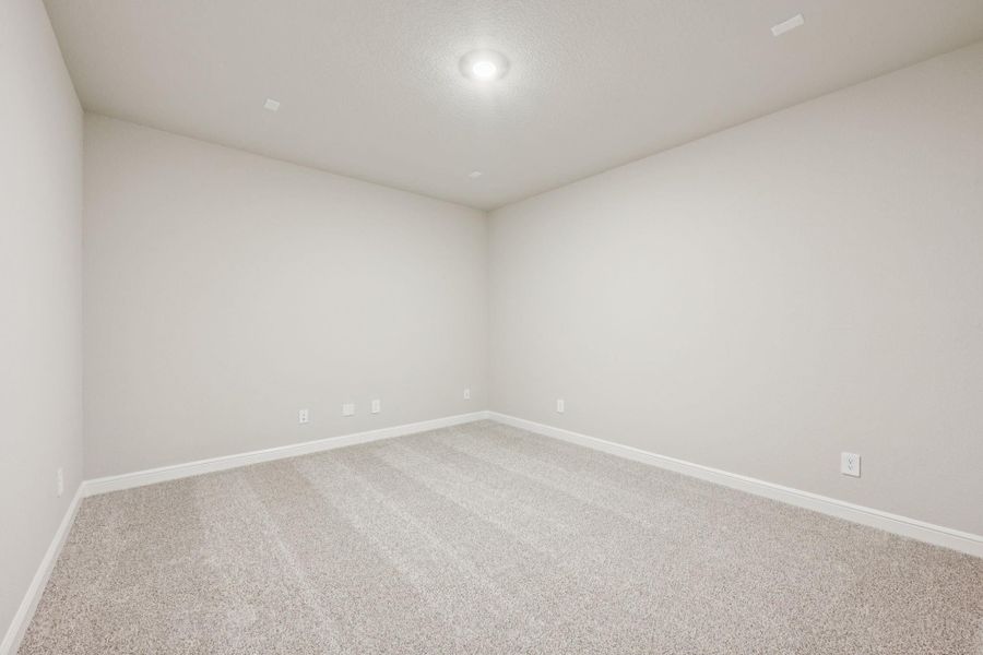 Spacious, unfurnished interior of a new home in Kemah Crossing - Luxe Series, Kemah (Image 23).