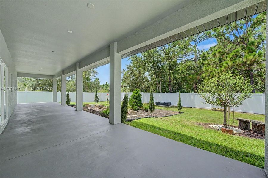 Exterior details and patio area of a home in , Sebring (Image 35).