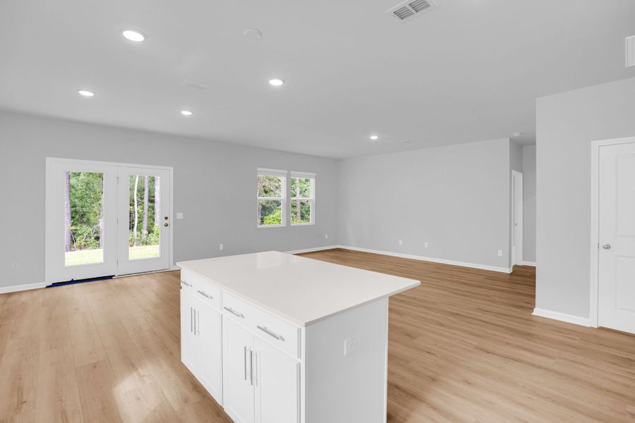 Spacious, unfurnished interior of a new home in Bradford Pointe, Summerville (Image 29).