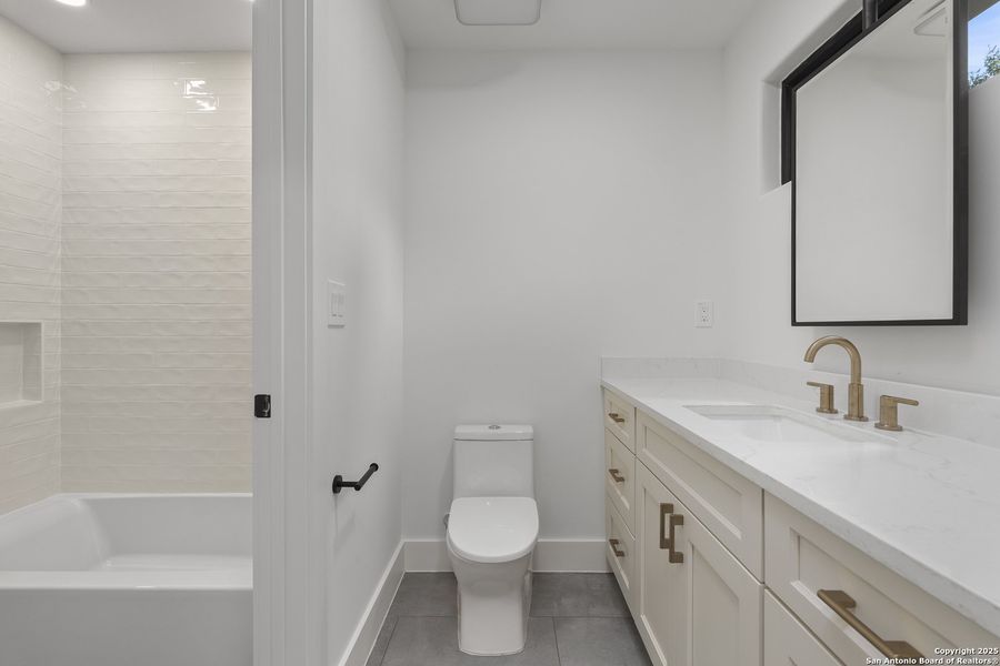 Furnished interior view inside a new home in , Alamo Heights (Image 8). Furnished interior view inside a new home in , Alamo Heights (Image 8).