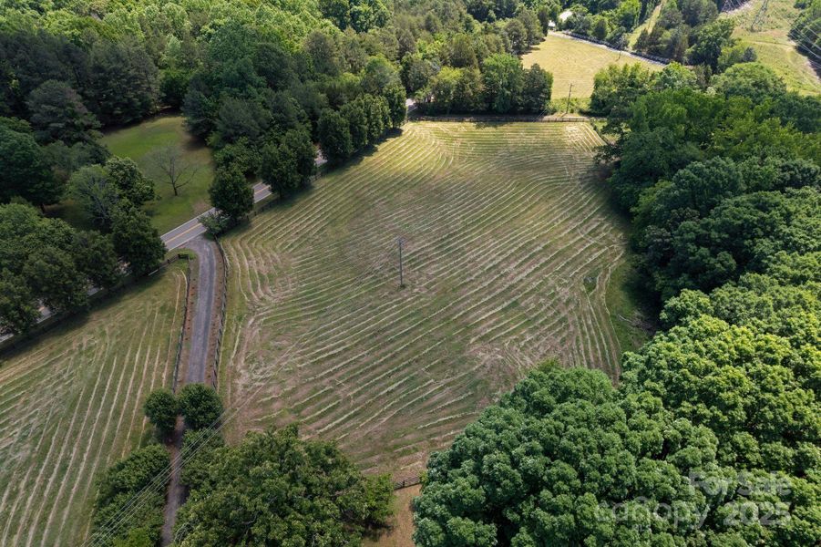Image 8 of a home in .