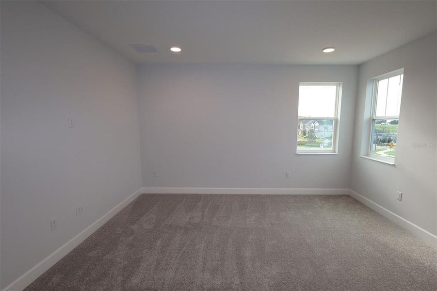 Spacious, unfurnished interior of a new home in Emerson Pointe, Apopka (Image 39).