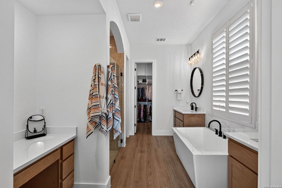 Furnished interior view inside a new home in Veramendi, New Braunfels (Image 6).