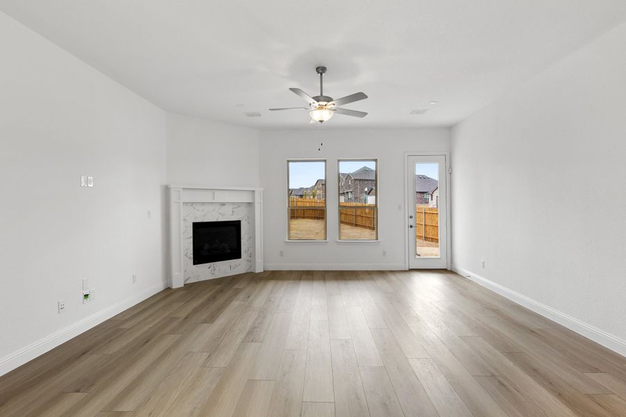 Representative unfurnished interior of a home built from the Brookstone II by Sandlin Homes in Timberbrook, Justin (Image 20).
