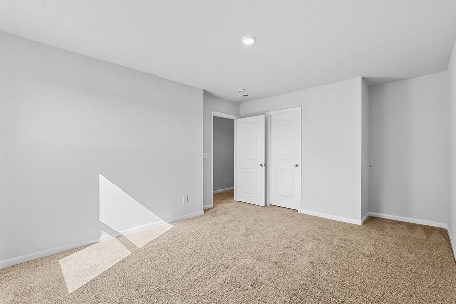 Spacious, unfurnished interior of a new home in Hanes Lake, Winston-Salem (Image 33).