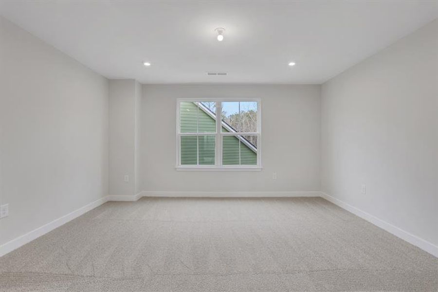 Spacious, unfurnished interior of a new home in Crystal Falls, Dawsonville (Image 35).