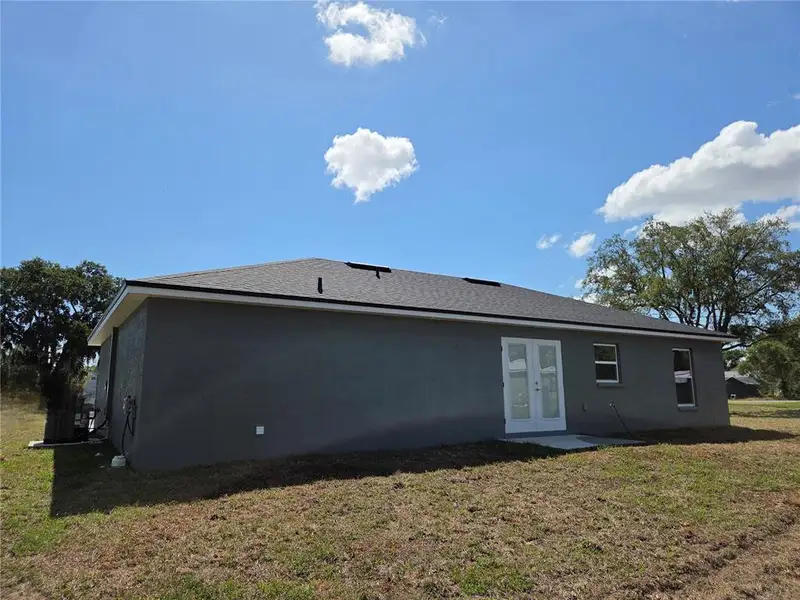 Exterior details and patio area of a home in , Lake Wales (Image 4).