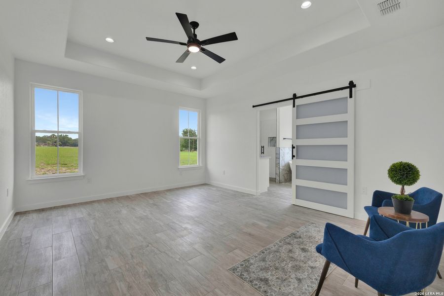 Spacious, unfurnished interior of a new home in , Seguin (Image 44).