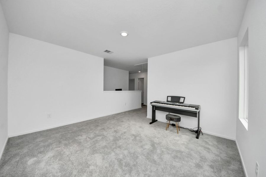 Spacious, unfurnished interior of a new home in , Hockley (Image 23).