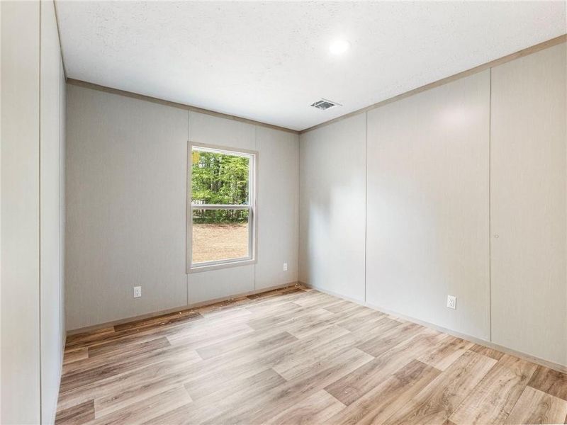 Spacious, unfurnished interior of a new home in , Gainesville (Image 25).