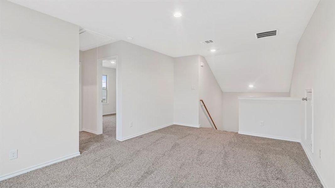 Spacious, unfurnished interior of a new home in Riverfield, Josephine (Image 27).