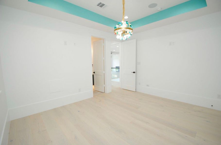 Spacious, unfurnished interior of a new home in , Houston (Image 22).