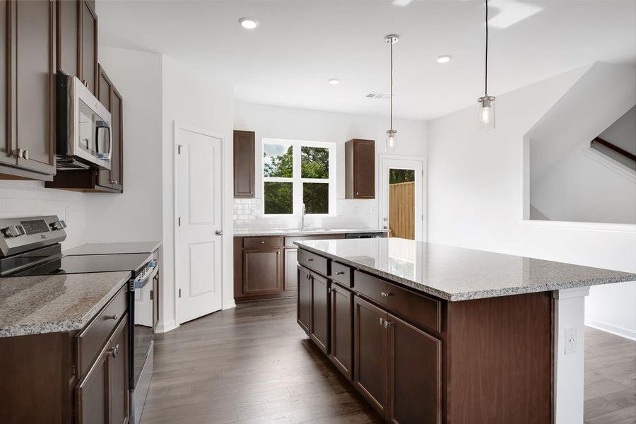 Image 37 of a home in Somerset at Veterans Memorial.