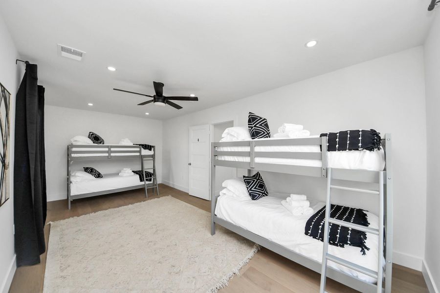 This is the additional room attached to the oversized bedroom. Measuring 21' x 10.5' the possibilities are endless! This is the additional room attached to the oversized bedroom. Measuring 21' x 10.5' the possibilities are endless!