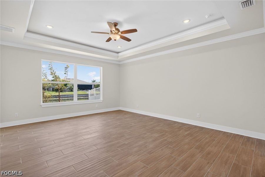 Spacious, unfurnished interior of a new home in Cape Coral, Cape Coral (Image 22).