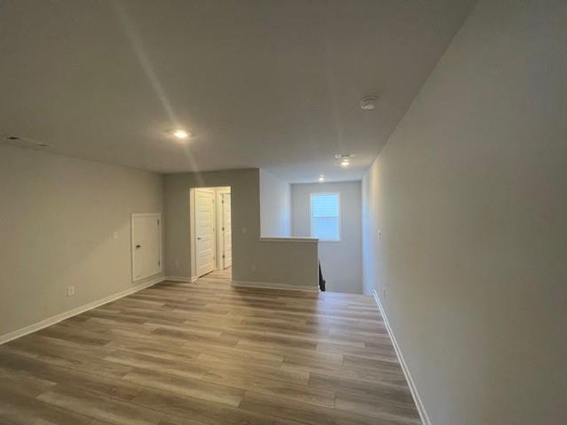 Spacious, unfurnished interior of a new home in Ponderosa Farms Estates, Gainesville (Image 25).